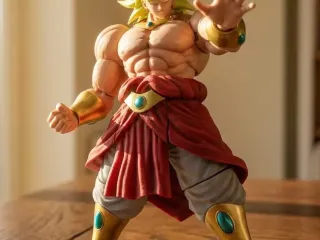 Broly Figure