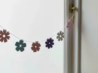 Express Blooms: The 5-Minute Flower Garland!