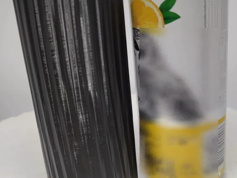 Isolation thermique et protection anti-insectes pour canettes de bière ou limonade