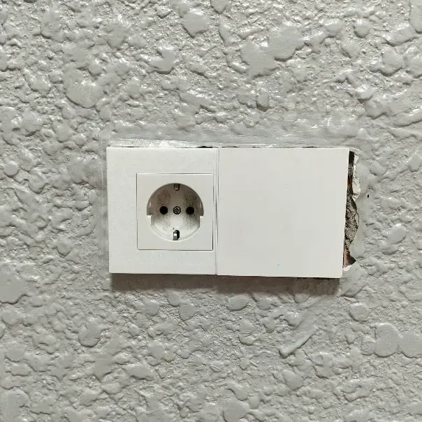 frame for installing a socket next to a switch aqara h1