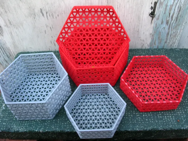 Containers composed of Triangles
