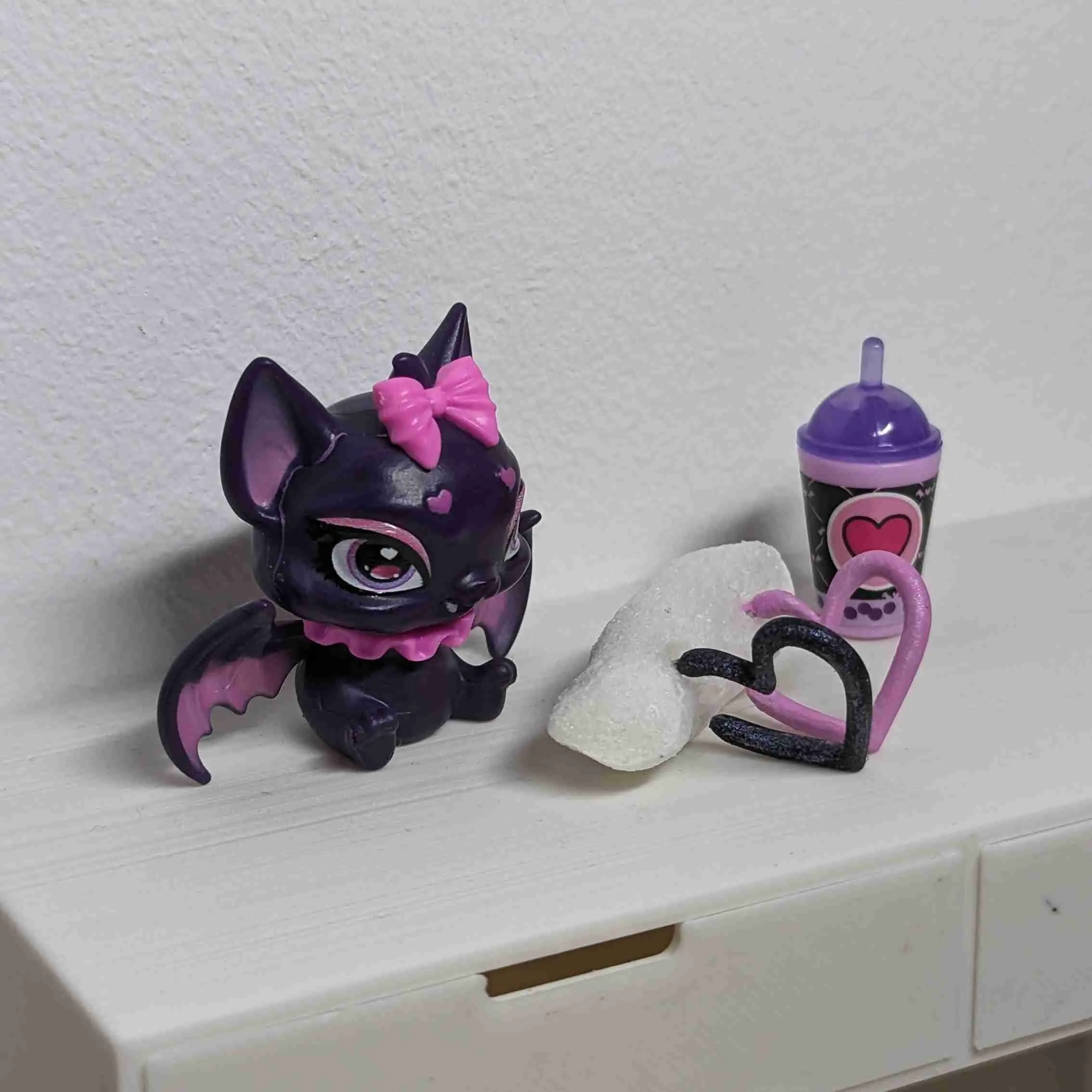 Draculaura's Heart Earrings for Monster High