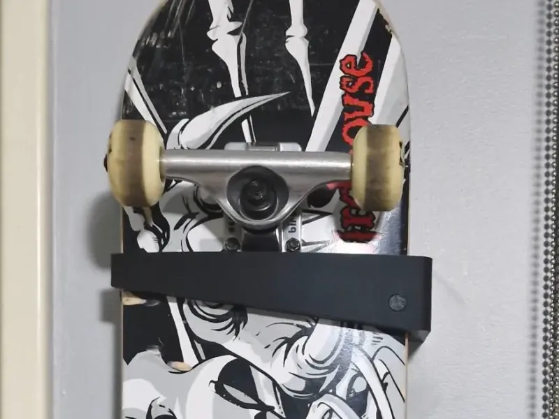 Skateboard Vertical Wall Mount - Art Outward