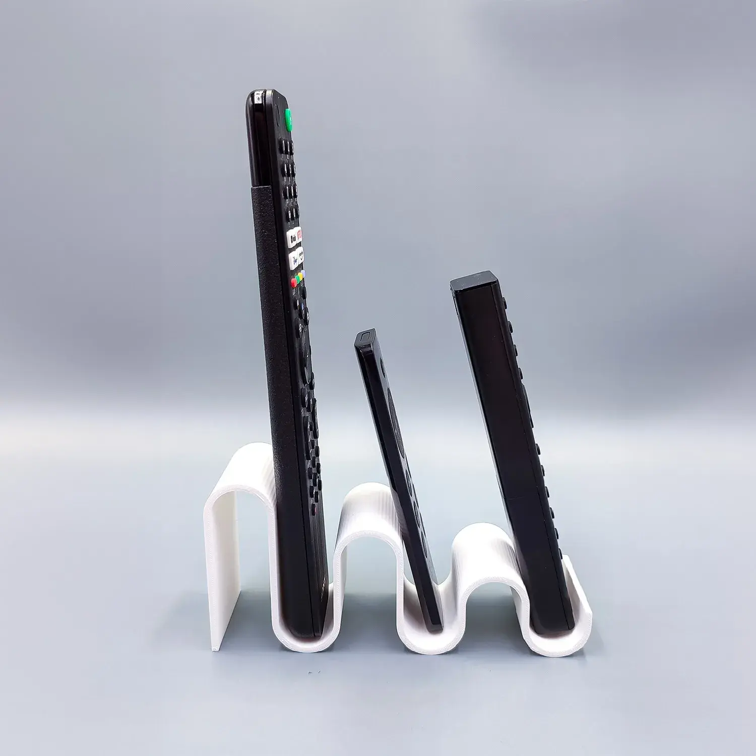 Curve Remote Holder Set