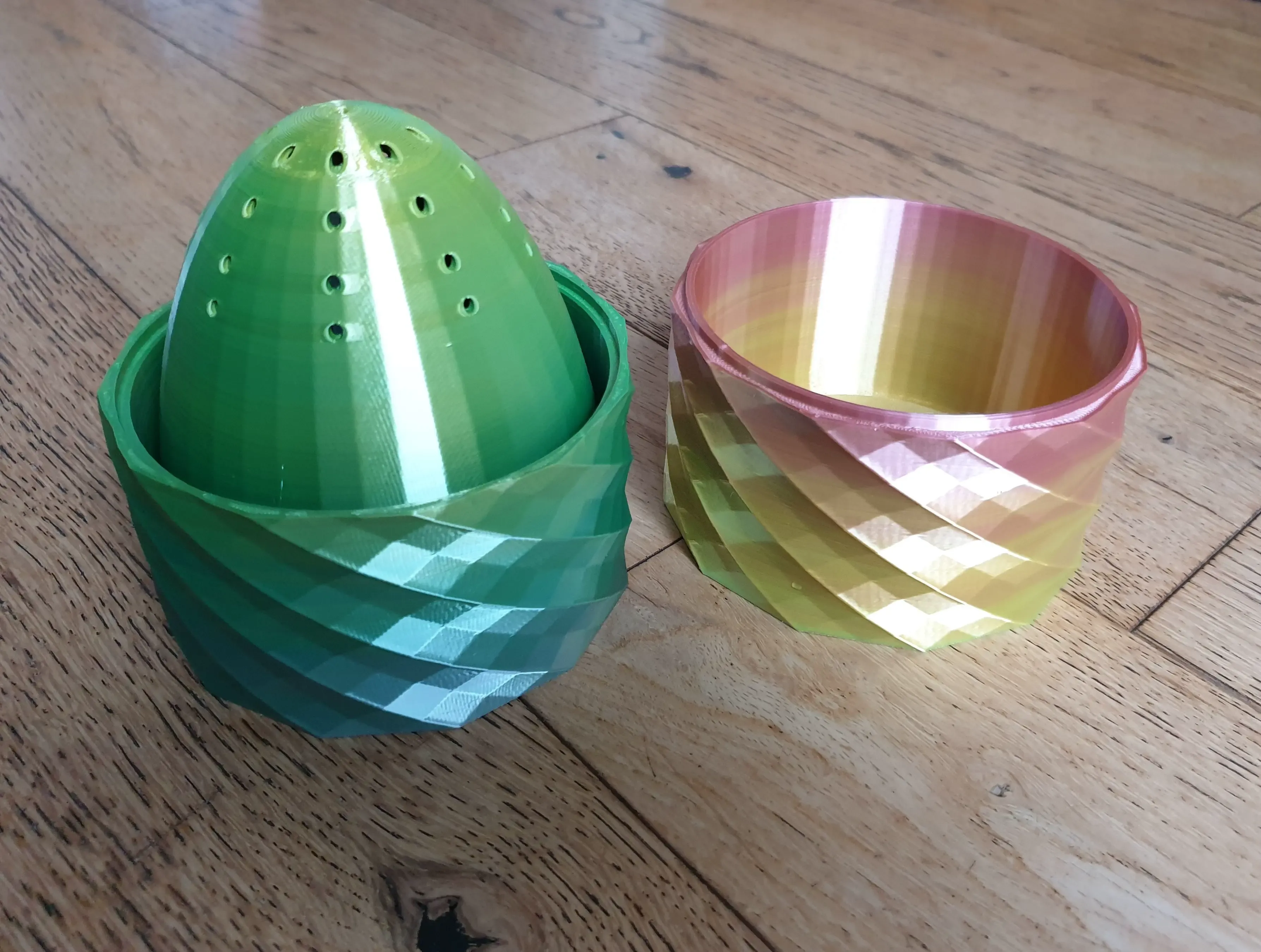 Self Watering Draining Low Poly Spiral Twist Planter Pot