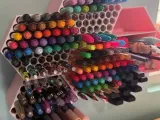 Modular hexagonal wall-mounted pen organizer-1