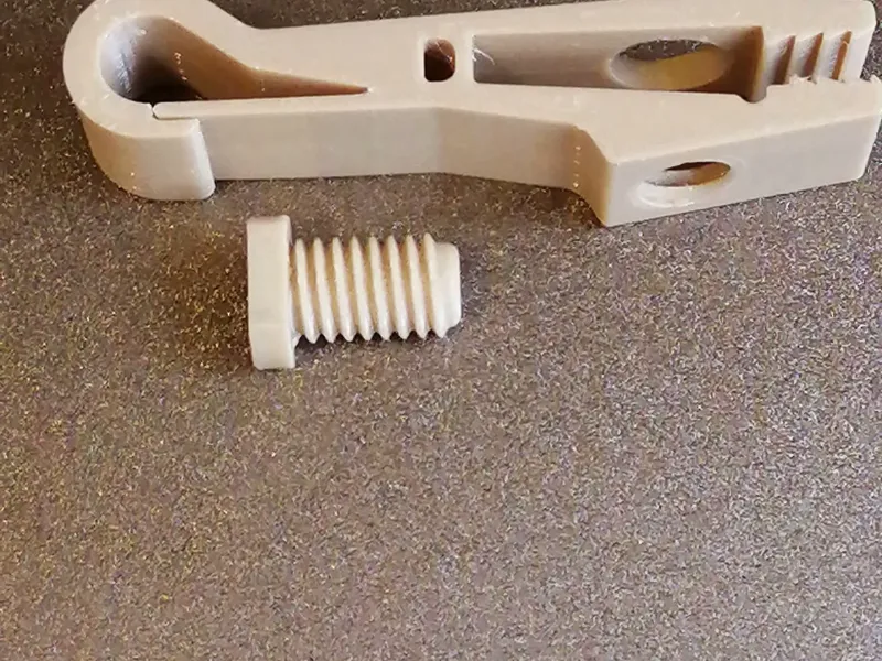 Tarp/shade-cloth clamp