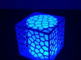 Lumière du cube de Voronoï-0