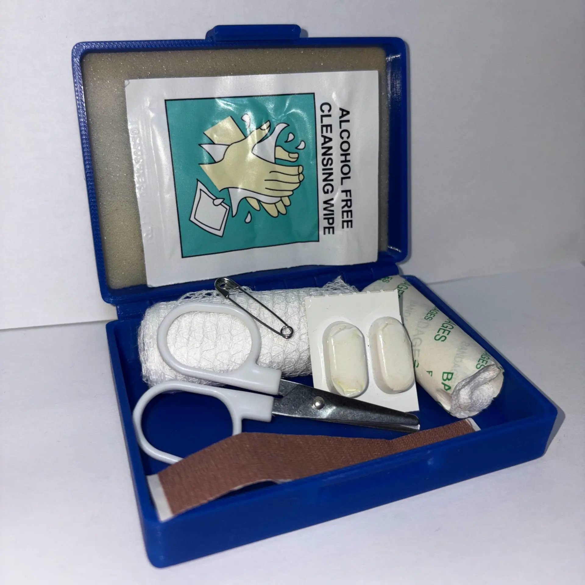 First aid kit (Universal box)