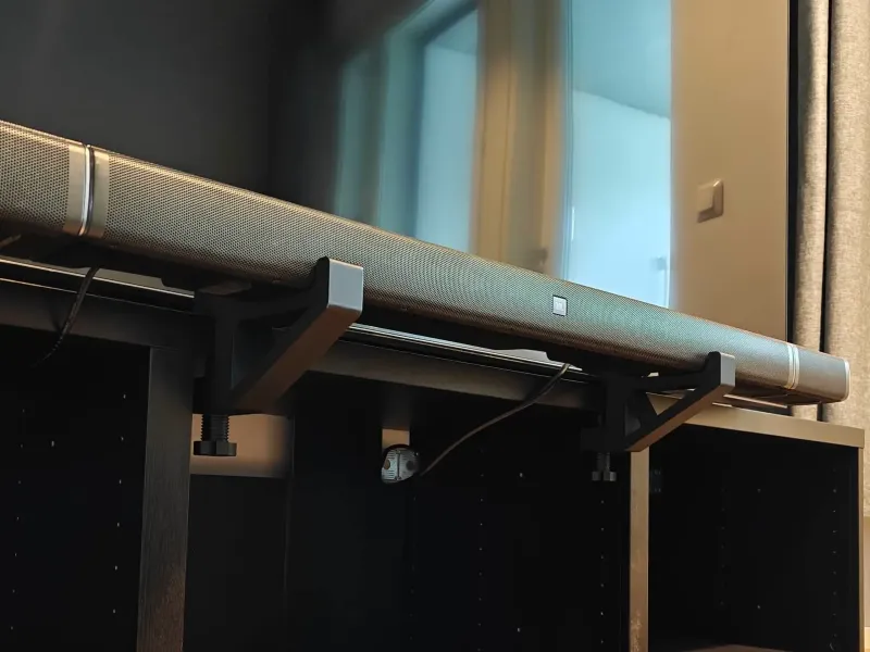 Крепление для саундбара V1.1 на ТВ-тумбу Ikea с регулируемым зажимом