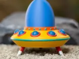 FLYING SAUCER WITH ALIEN-5