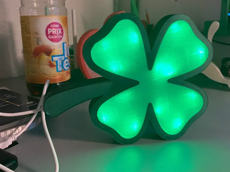 Kleeblatt LED Wandlampe