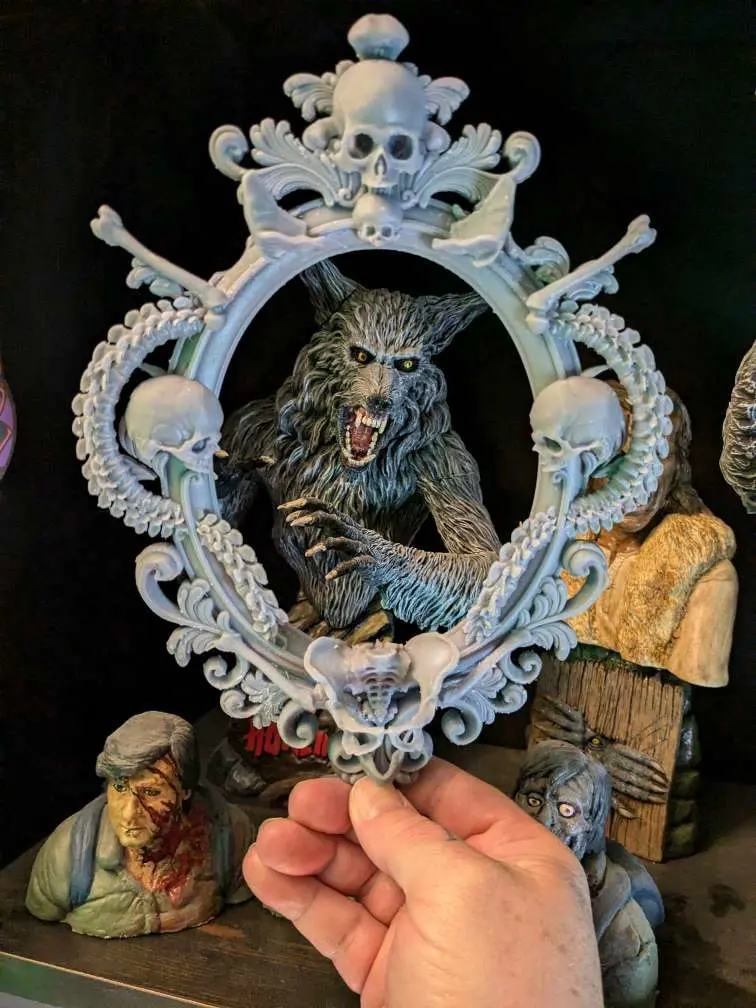 Skull and Bones Frame 