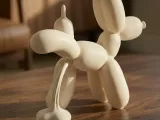 peeing balloon dog -0