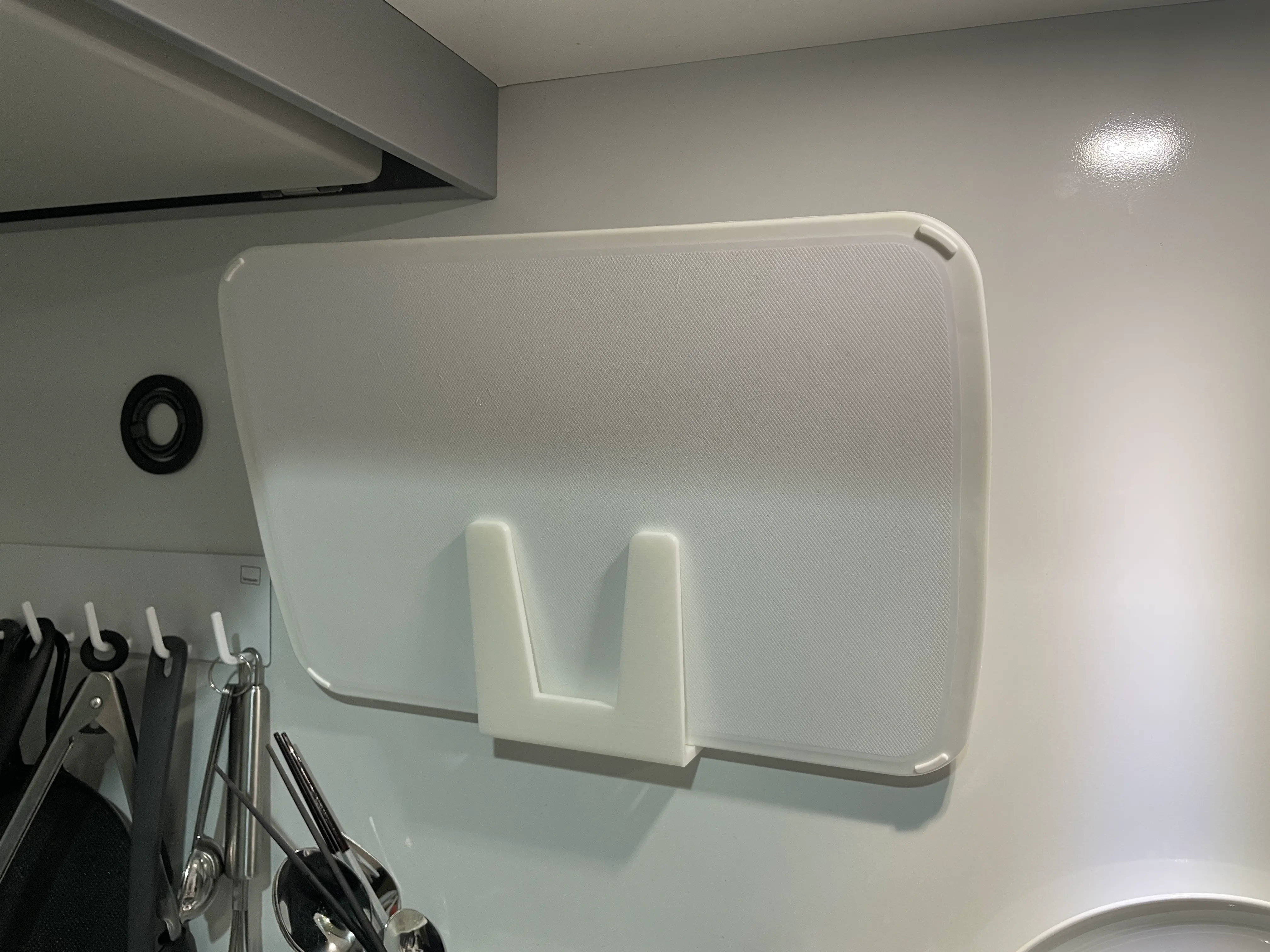 Magnetic Cutting Board Stand