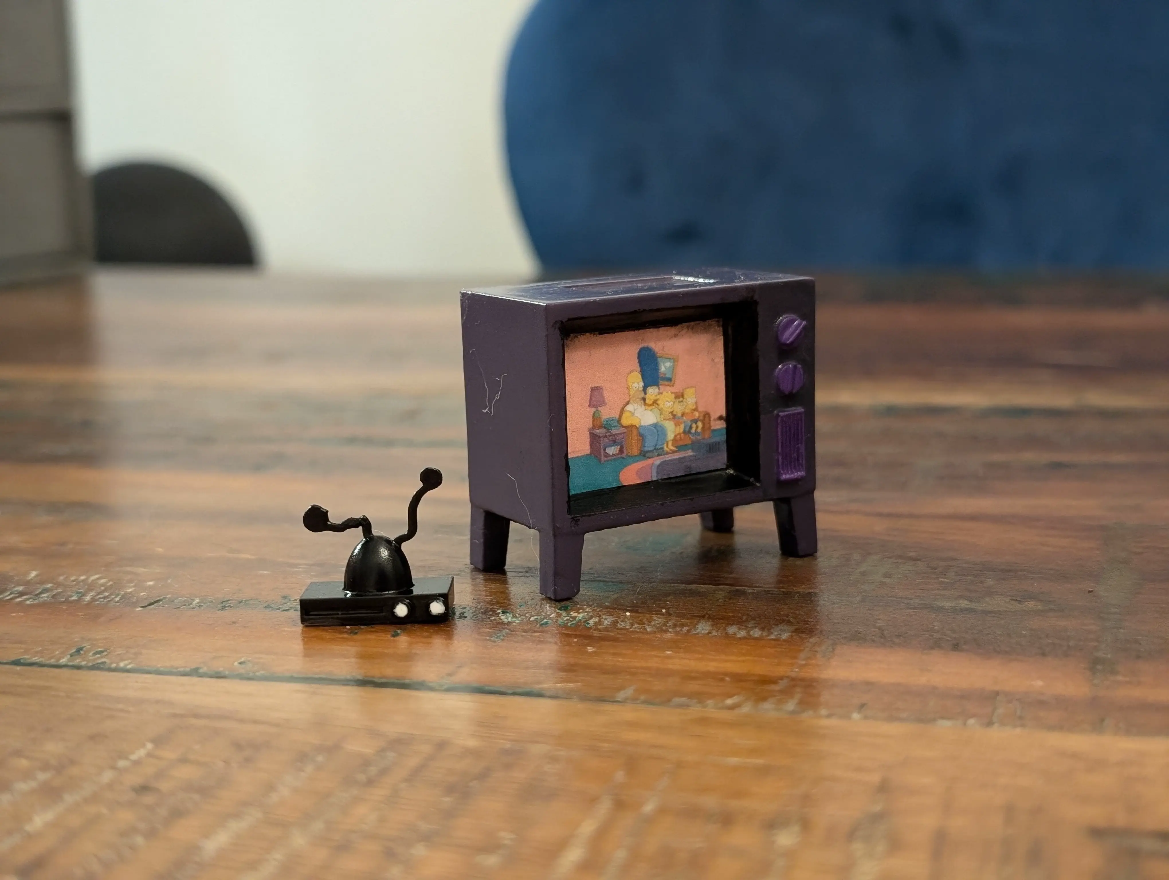 Simpsons TV (la antena es desmontable)