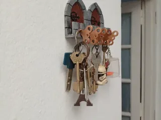 KEY HOLDER