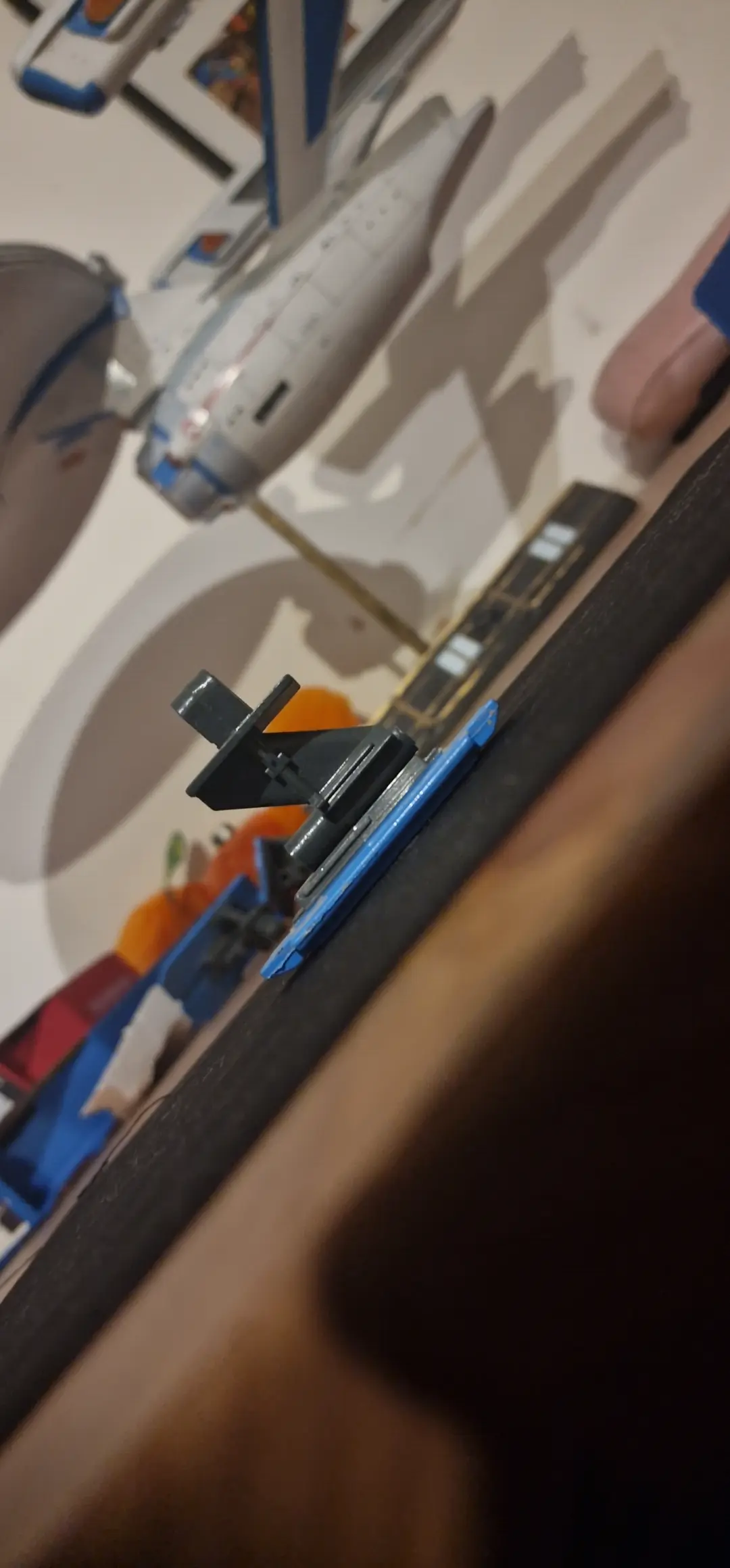 space precinct car landing strut