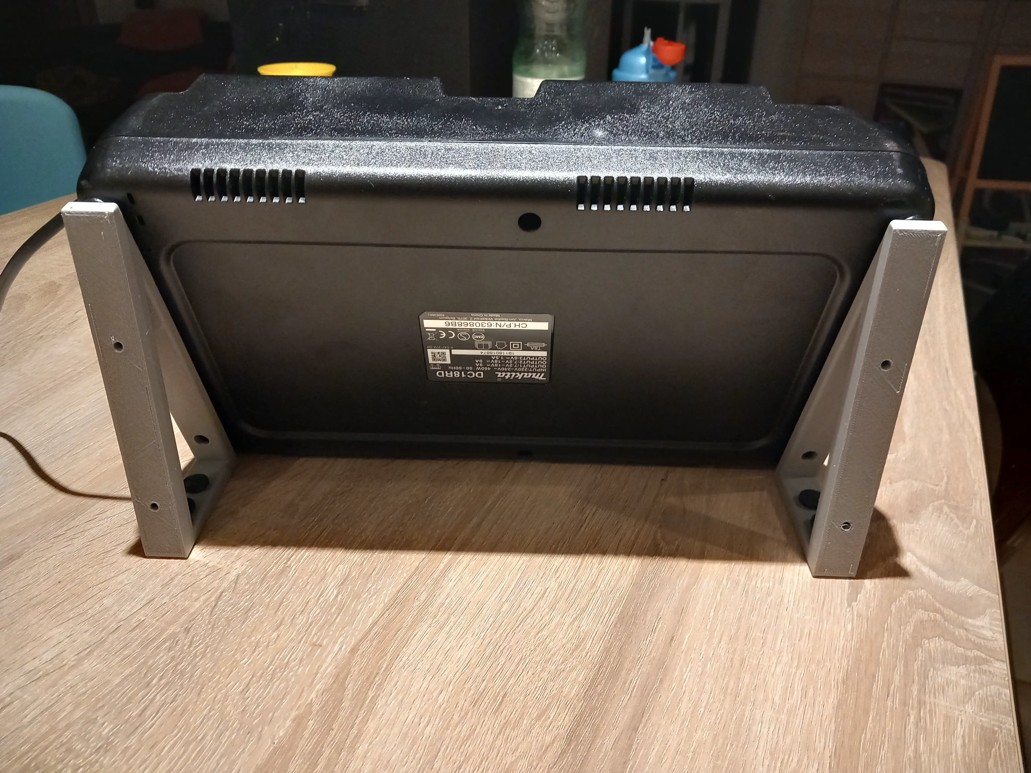 wandhalterung makita dc 18 rd fabrikat 2
