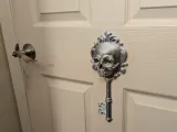 Gothic Skull Skeleton Key Wall Sculpture-3
