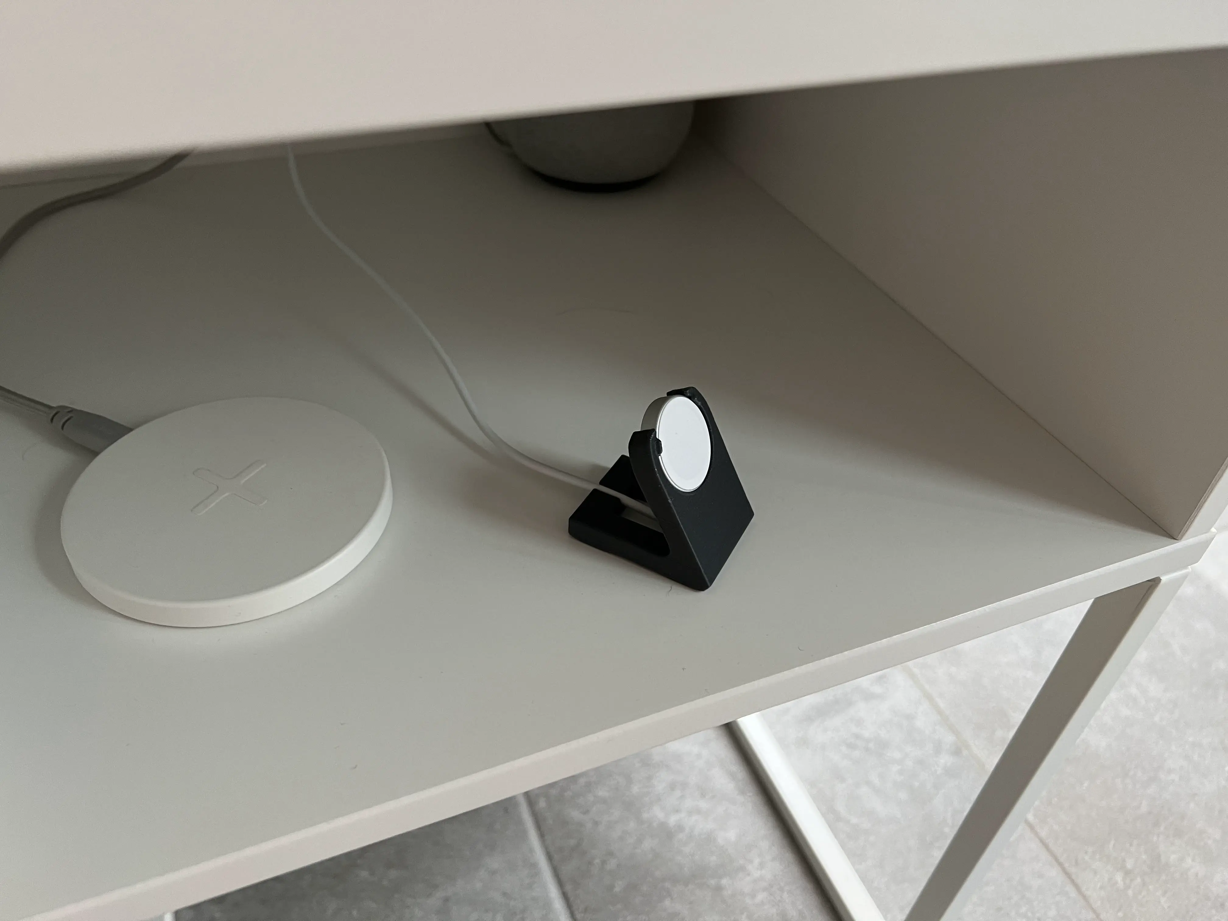 Apple Watch Şarj Standı