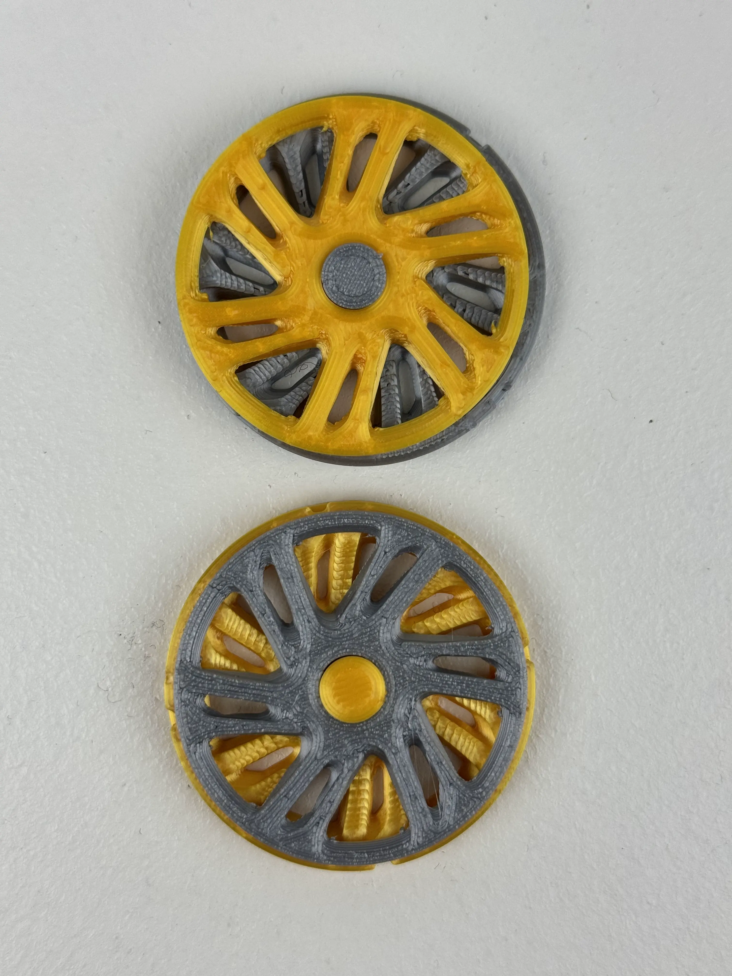Spinning Rim Keychain With Tire