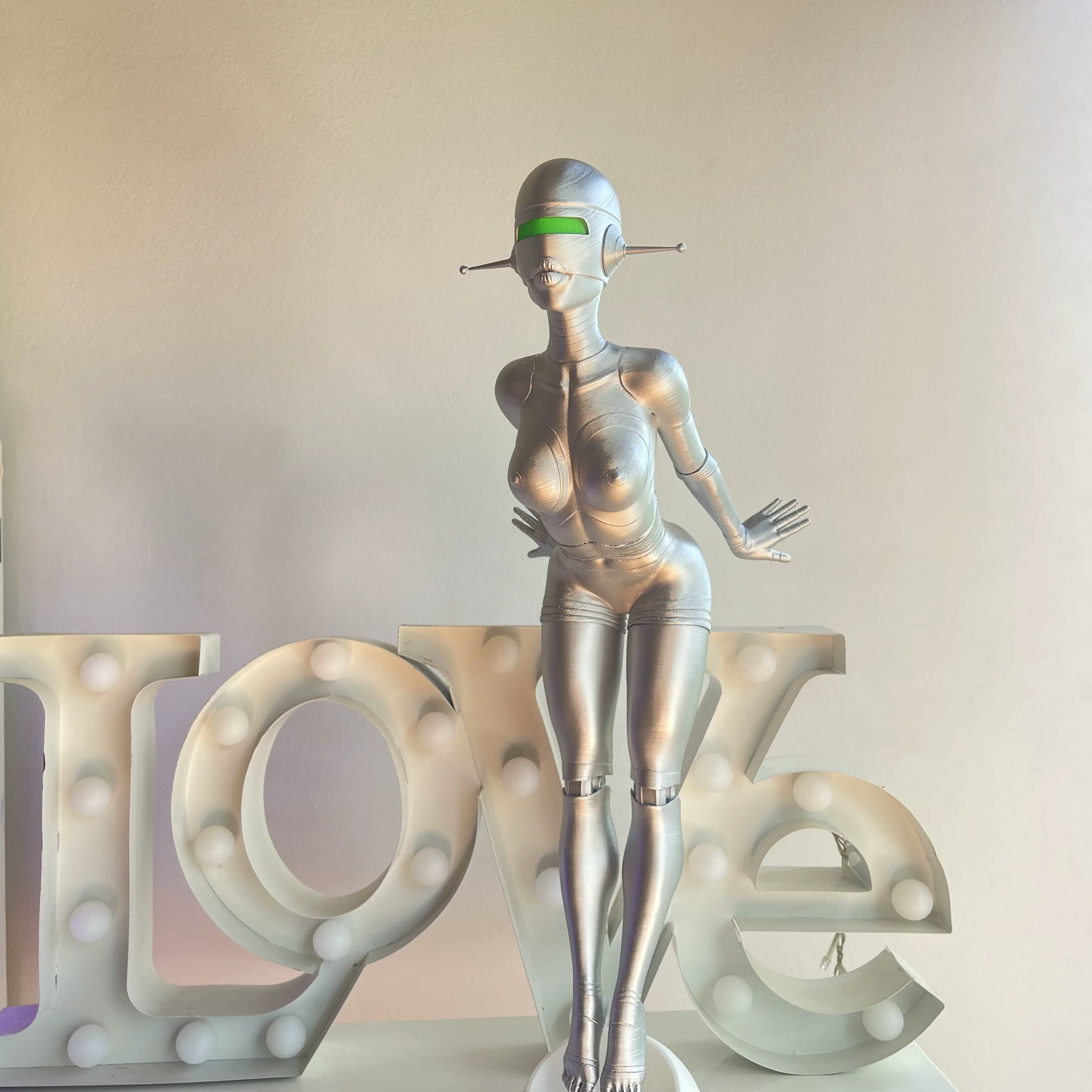 ROBOT SCULPTURE