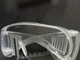 glasses mount-0