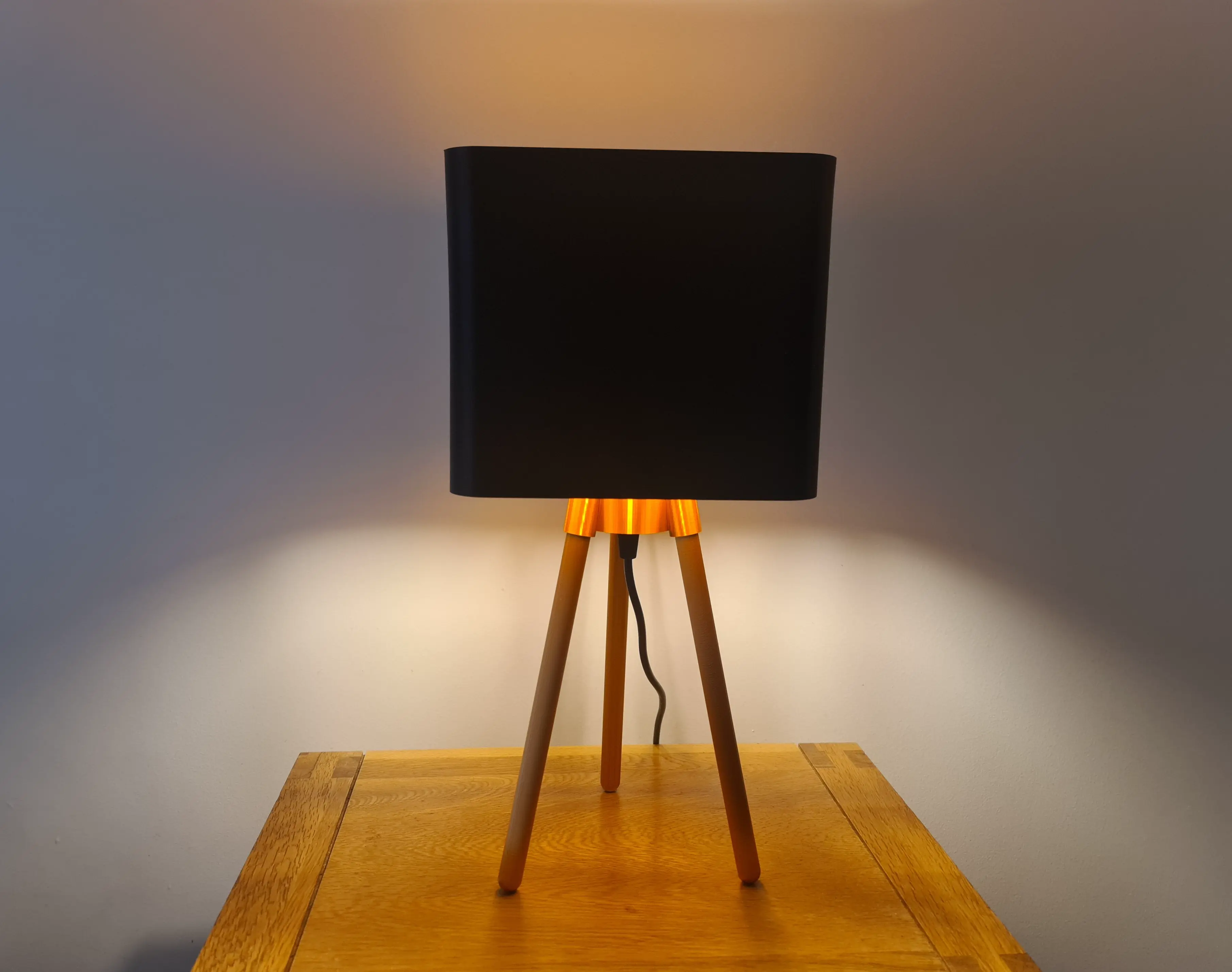 Çıkarılabilir gölge astarlı Modern Şık Tripod Küp Lamba