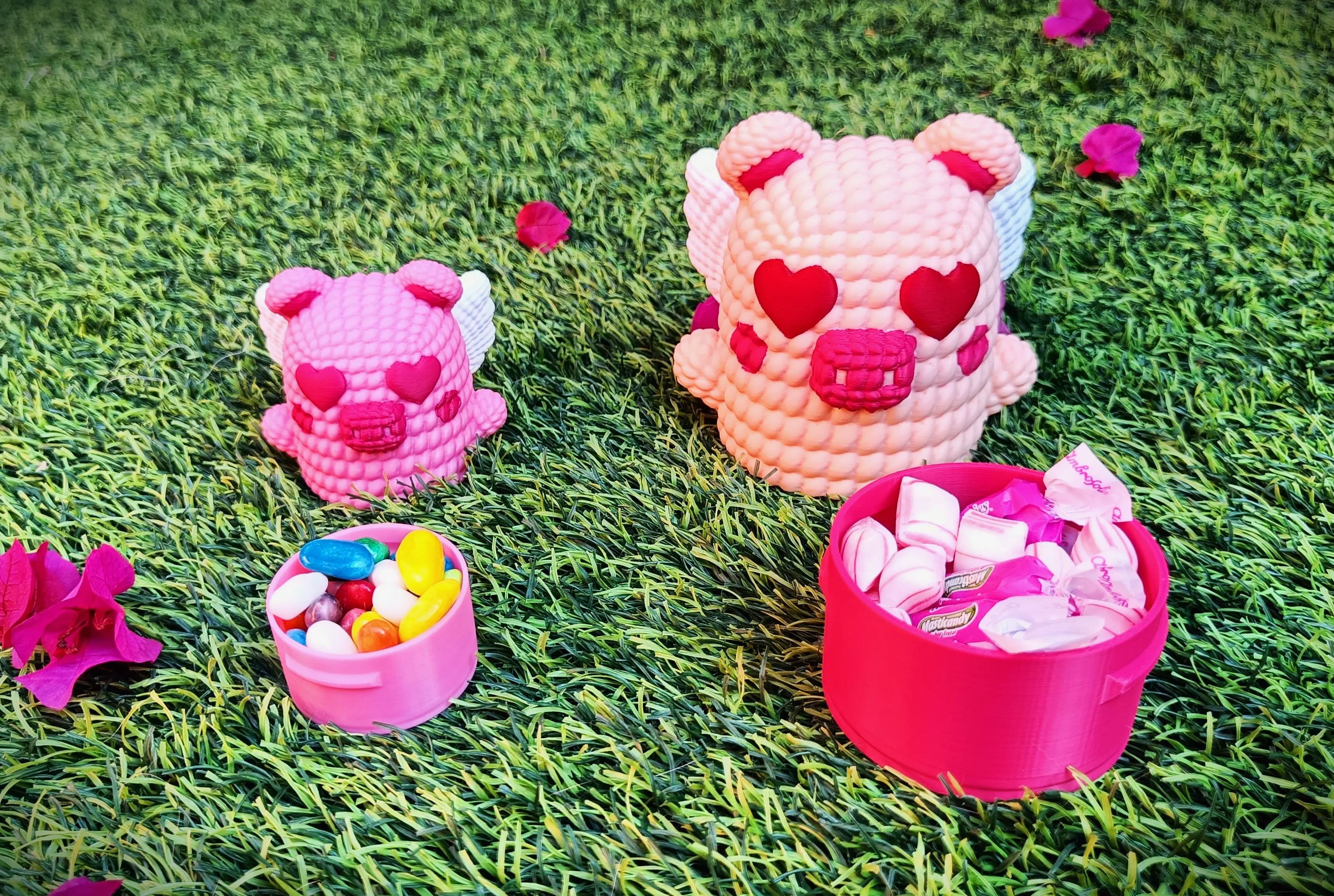 Piggy Love - Valentine's Day multicolor knitted container