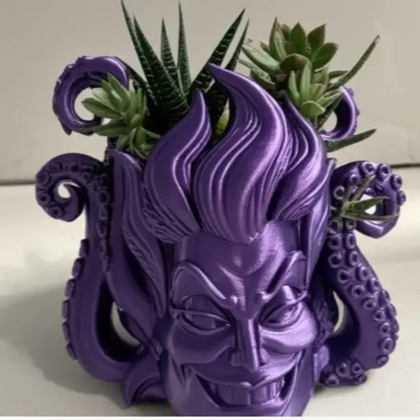Ursula Planter