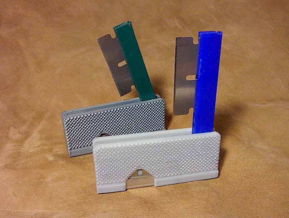 Folding Razor Blade Holder