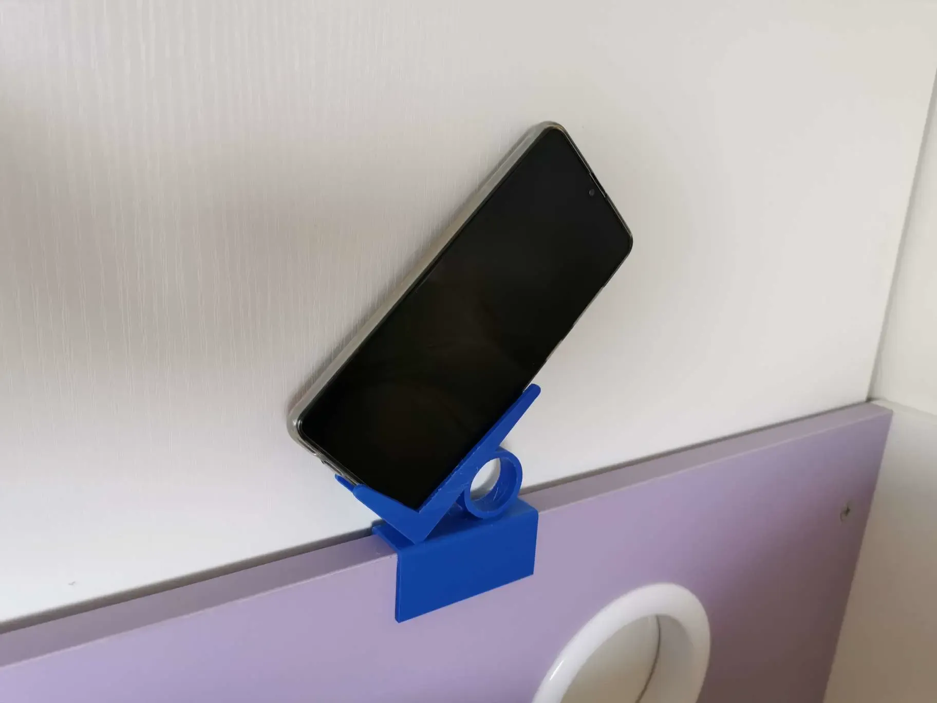 Phone Stand on Bed v2