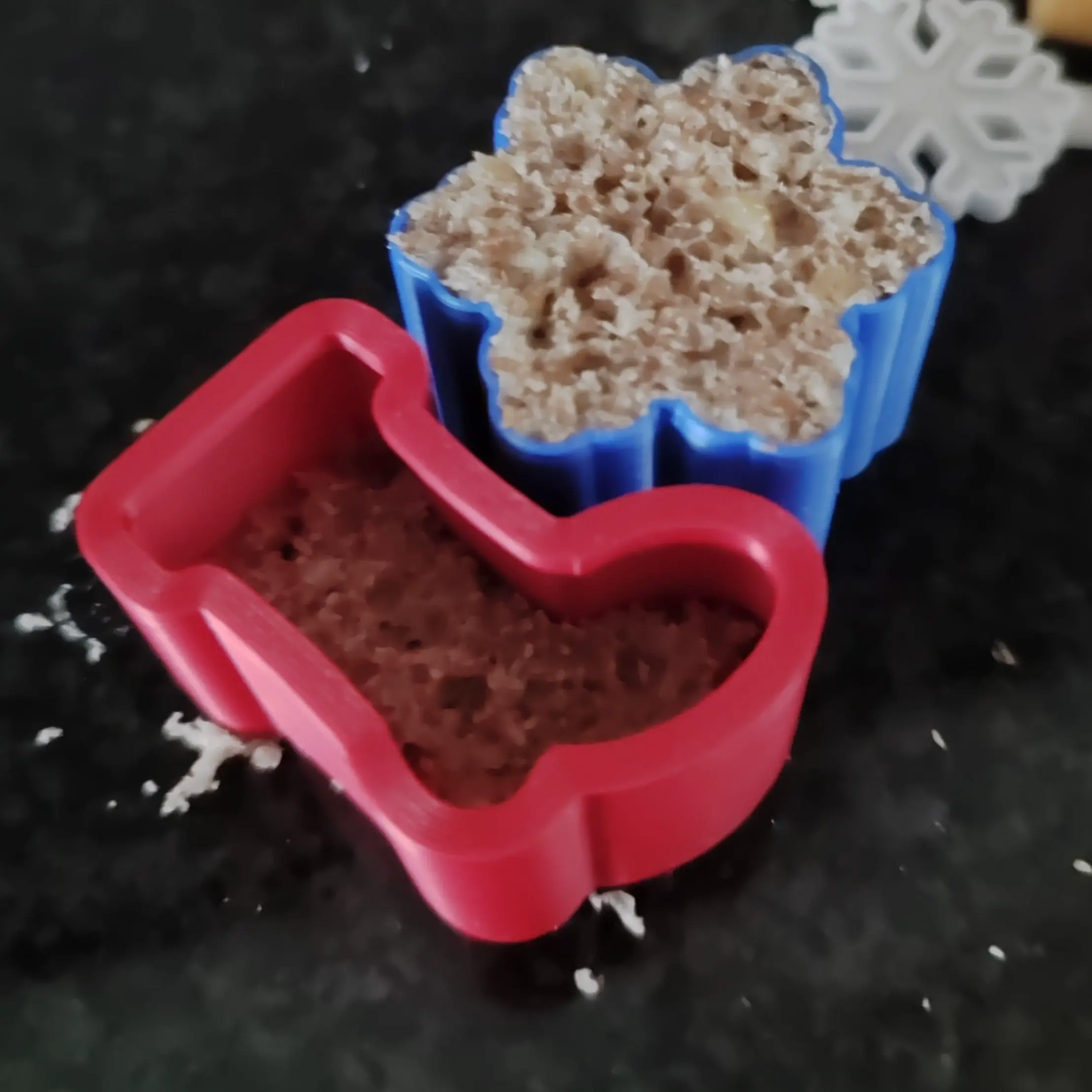 CHRISTMAS TREATS - FRUITS - BREAD CUTTERS