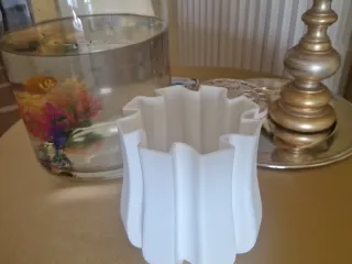 flora vase