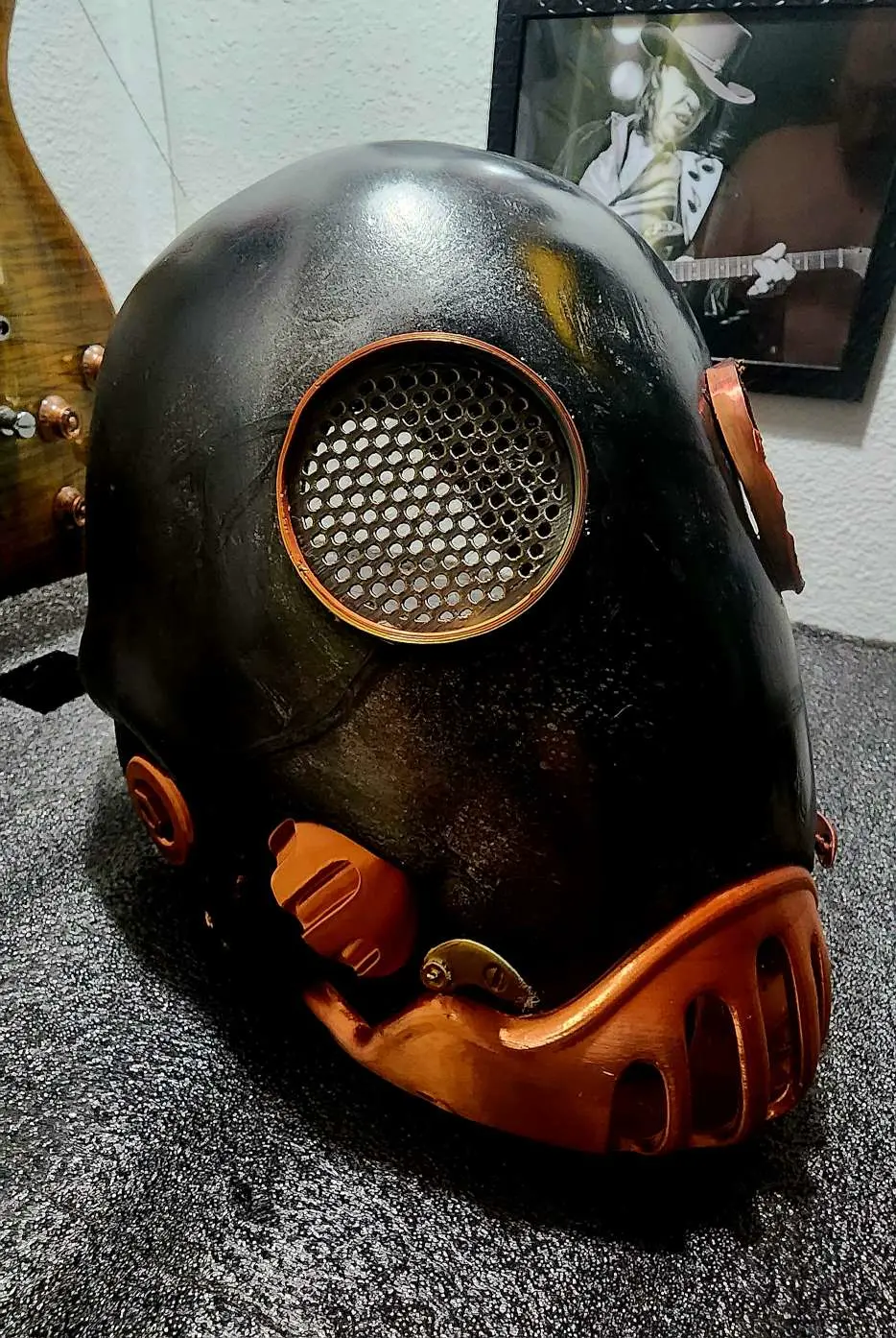 Hellboy Karl Ruprecht Kroenen Helmet by Mr.Emaker3D V2 textu