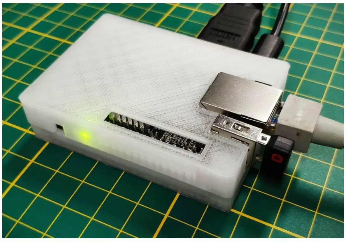 Custodia arancione per pi one plus