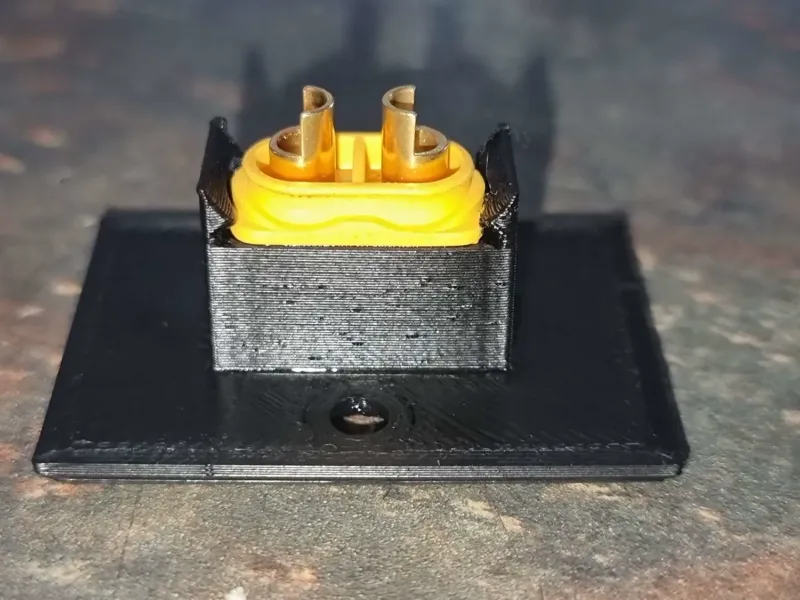 XT60h-m flush mount holder