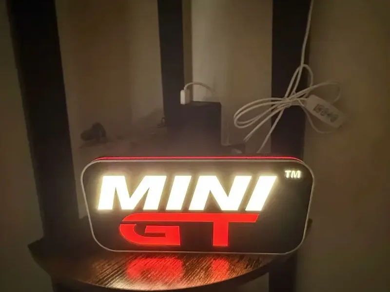 MINI GT LED LIGHTBOX