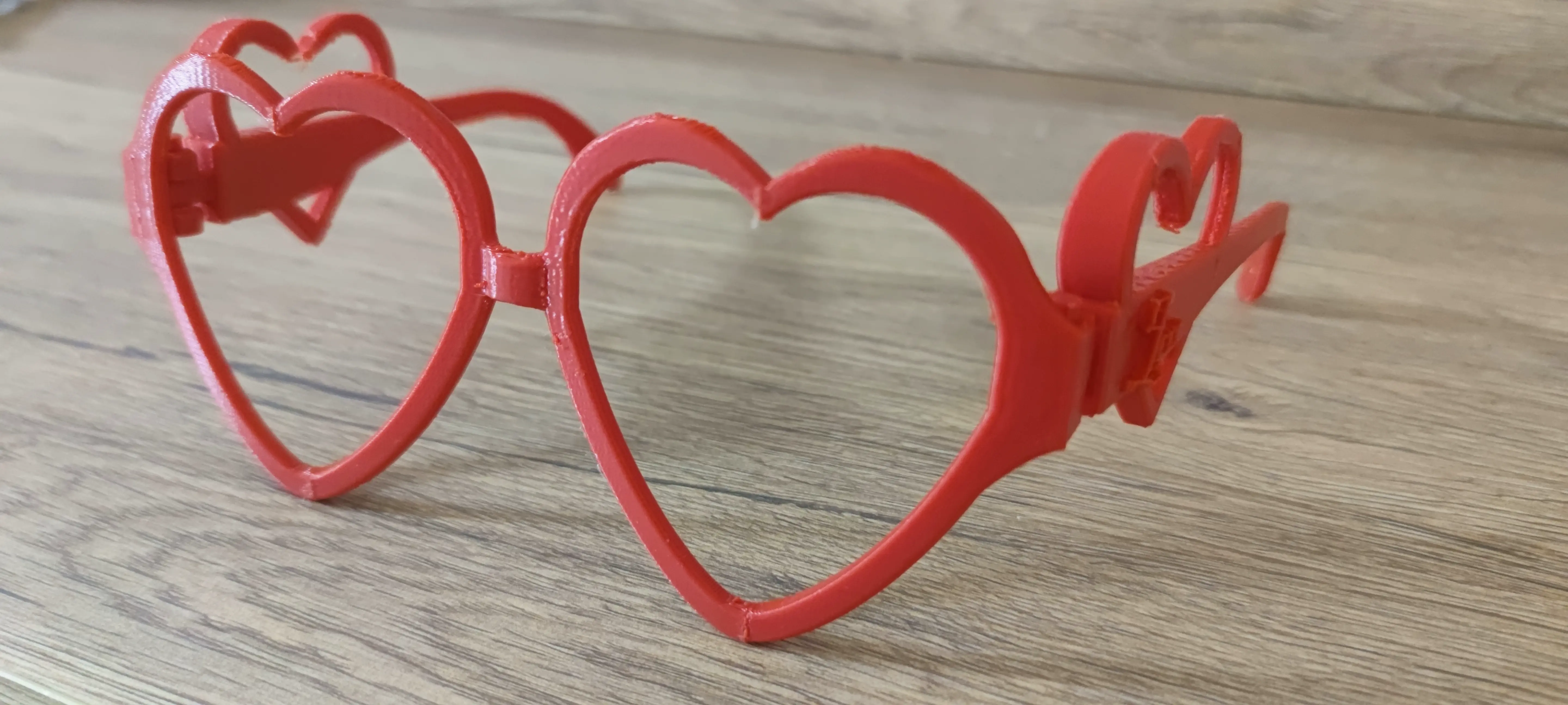 San Valentine Glasses with Love and Heart
