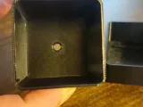 Spots for small plants-3