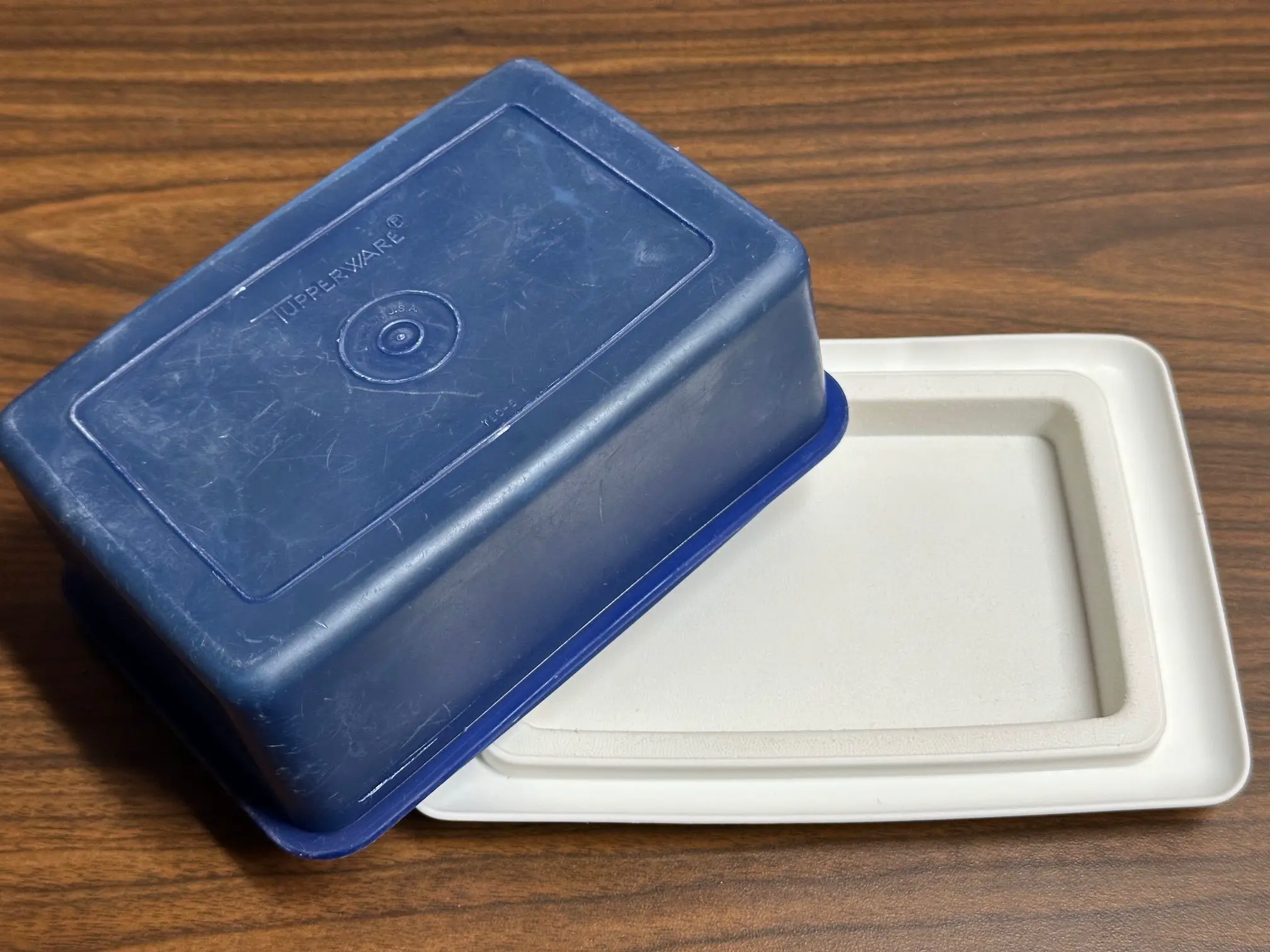 Mantequera Tupperware