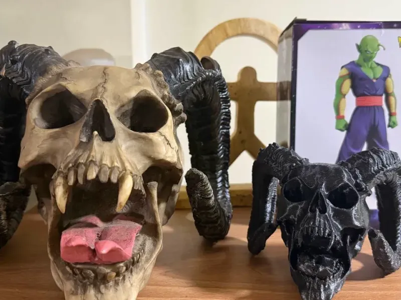 Teschio Cornuto Demoniaco