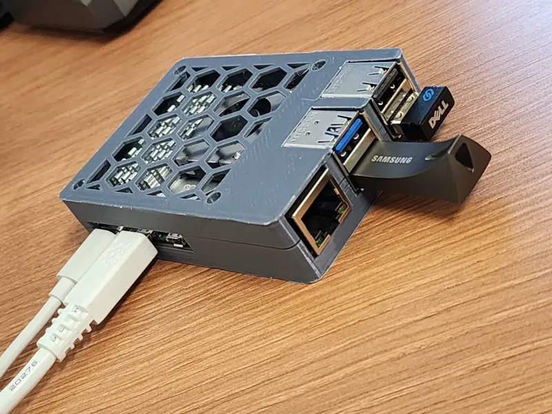 علبة Raspberry Pi
