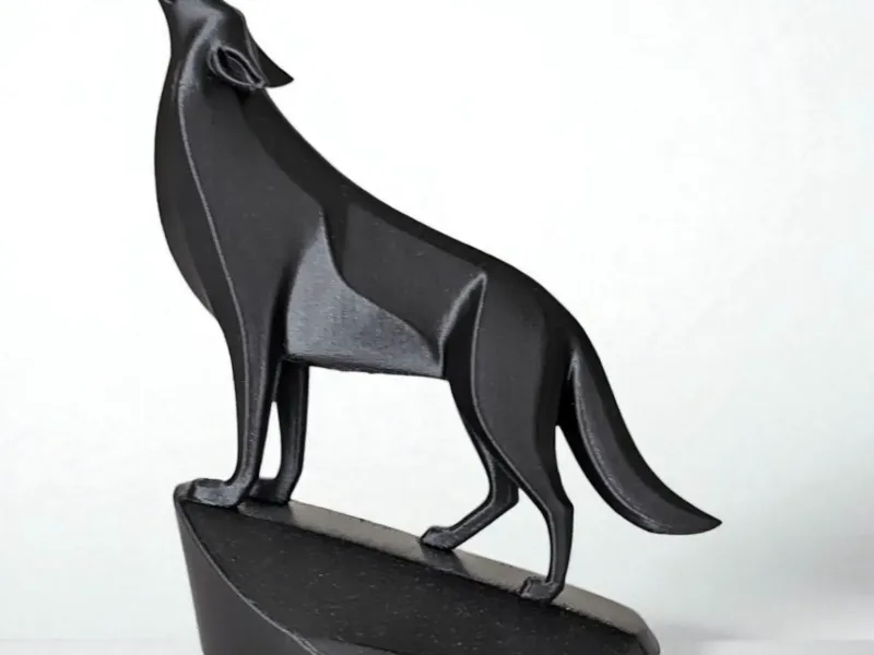 Minimalist Wolf on Pedestal – Sculpture Home Decor