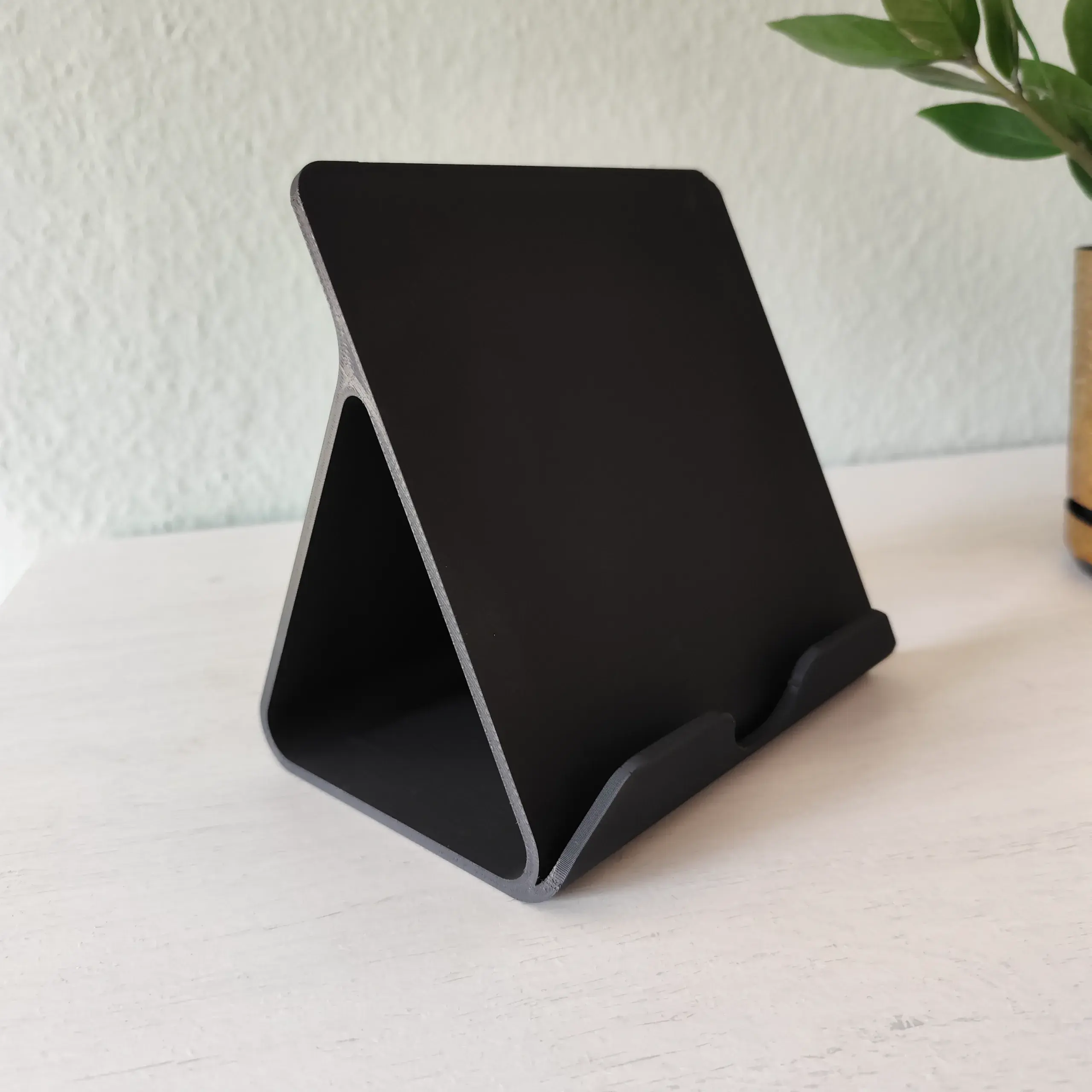 Modern Sleek Design Tablet / iPad Stand