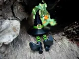 LITTLE WITCH HAT - WITH LEGS-4