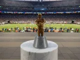 🏈 Super Bowl Trophy-7