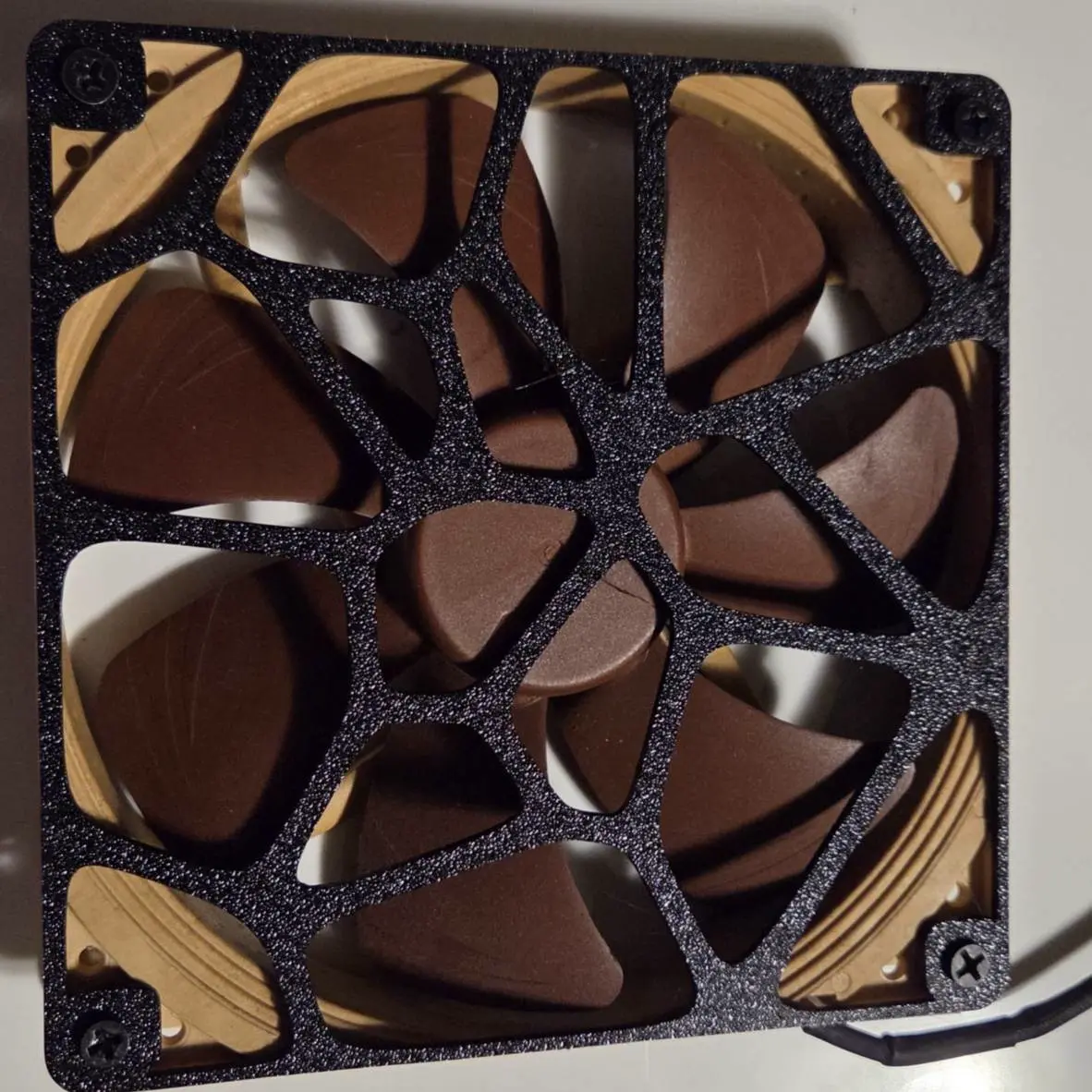 140mm fan grill voronoi design