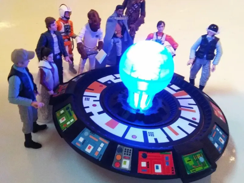 Mon Calamari briefing table with death star hologram